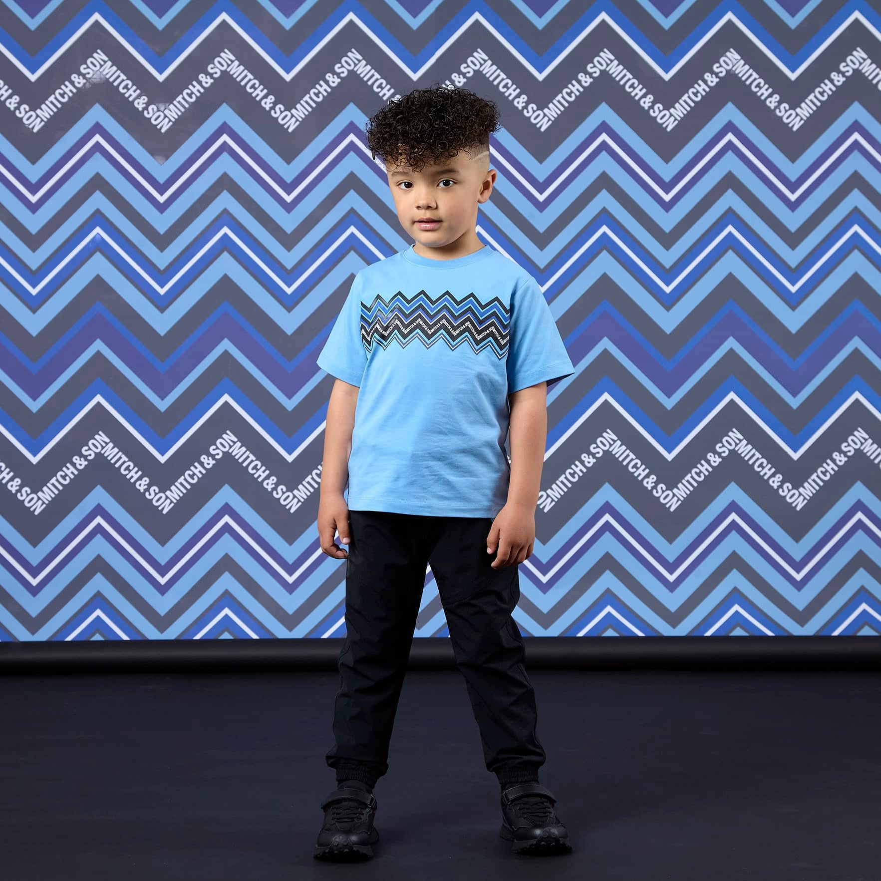MITCH & SON - Winter Chevron Wallace - Zig Zag Print T Shirt - Cornflower Blue