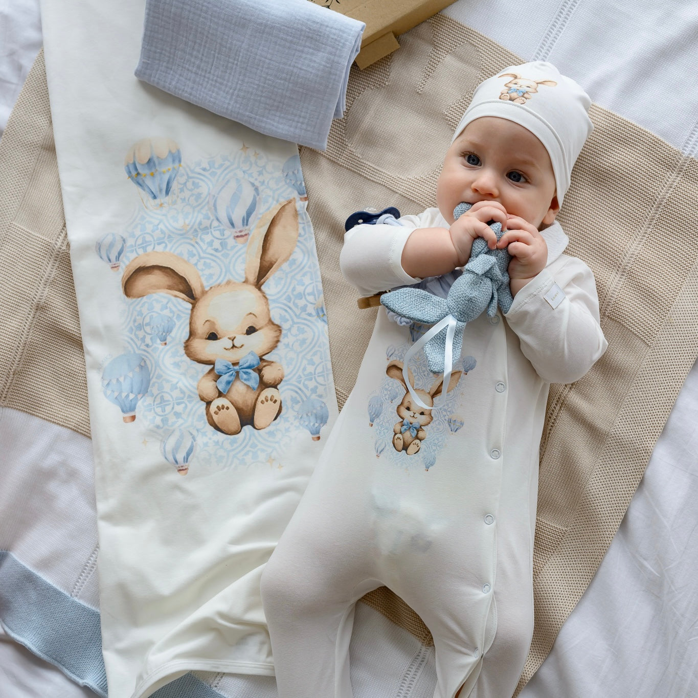 JAMIKS - Robin Rabbit Babygrow - Blue