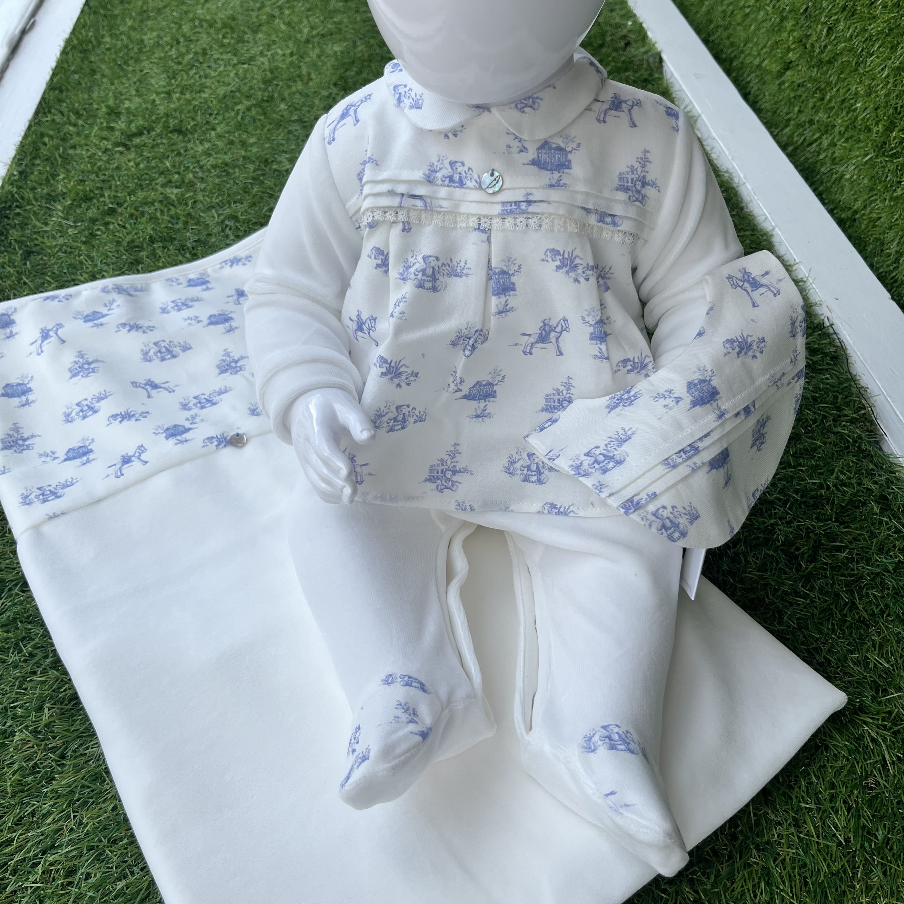 PURETÉ - Velour Toile De Jouy Three Piece Baby Layette Set - Blue